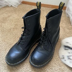 Smooth leather Dr. Marten black Boots!